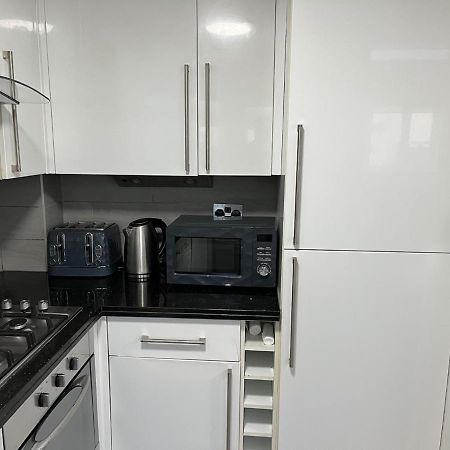 Three Bedroom House In Tooting By Star Apartments London Eksteriør billede