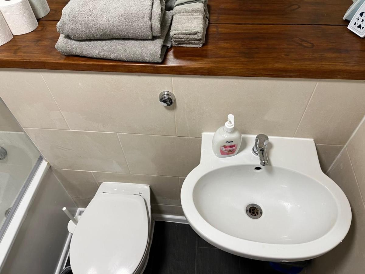 Three Bedroom House In Tooting By Star Apartments London Eksteriør billede