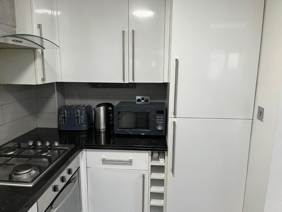 Three Bedroom House In Tooting By Star Apartments London Eksteriør billede