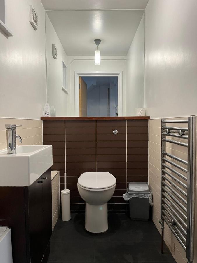 Three Bedroom House In Tooting By Star Apartments London Eksteriør billede